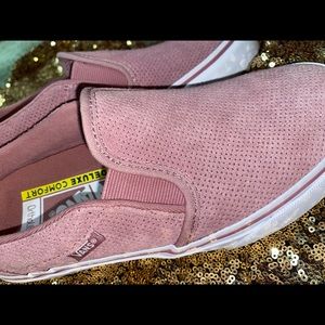 Women’s vans size 6